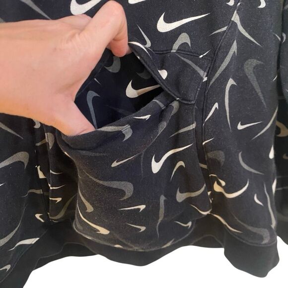 Nike Boys' NSW Club All Over Print Hoodie in black and white XL - Picture 5 of 5